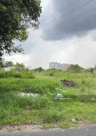 Linh bán nhanh lô đất đẹp 7x30.5m hướng đông nam kdc bách khoa phú hữu quận 9