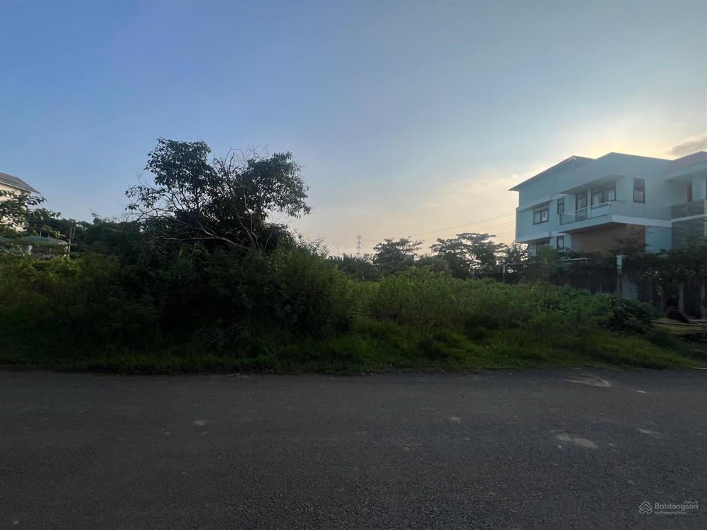 Linh bán lô đất biệt thự đẹp sổ sẵn ngang 18mx21m, dt 378m2 khu dân cư đại học bách khoa quận 9