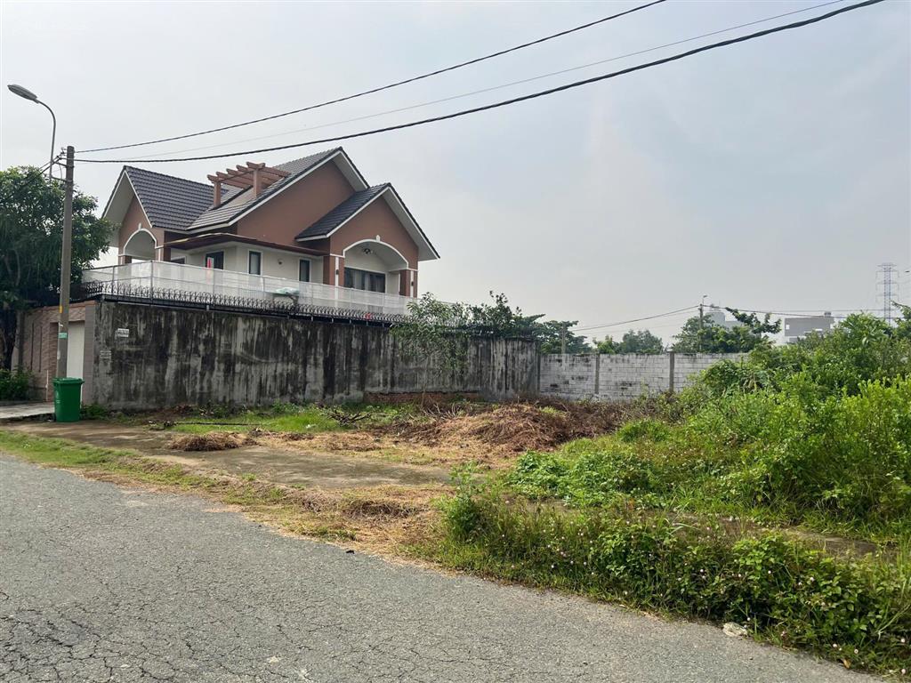 Linh bán lô đất biệt thự đẹp sổ sẵn ngang 18mx21m, dt 378m2 khu dân cư đại học bách khoa quận 9