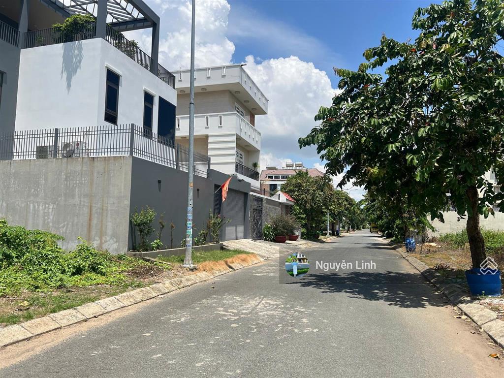 Bán nhanh nền biệt thự ngang 12x20m, trục 16m kdc nam long, phường phước long q9 cũ tphcm