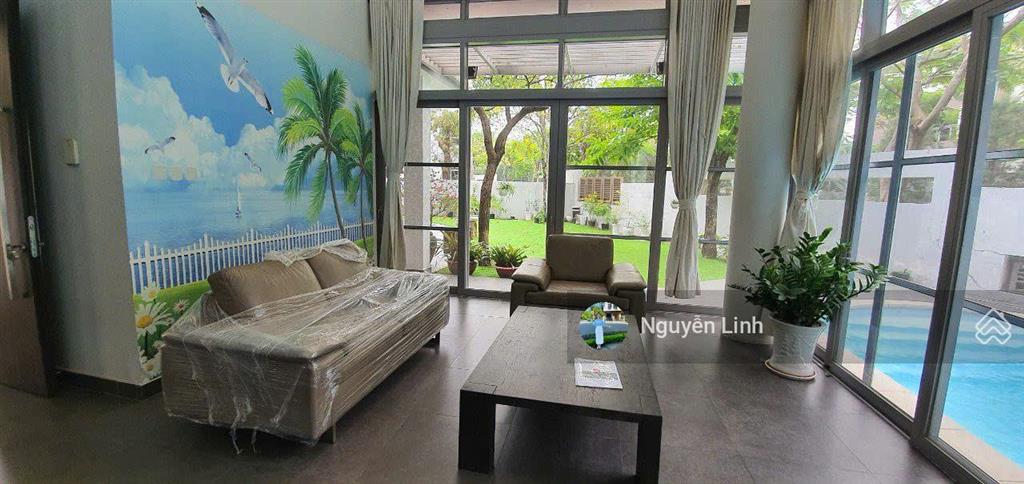Chính chủ bán căn góc 2 mặt tiền biệt thự đơn lập riviera cove quận 9  0902 514 ***