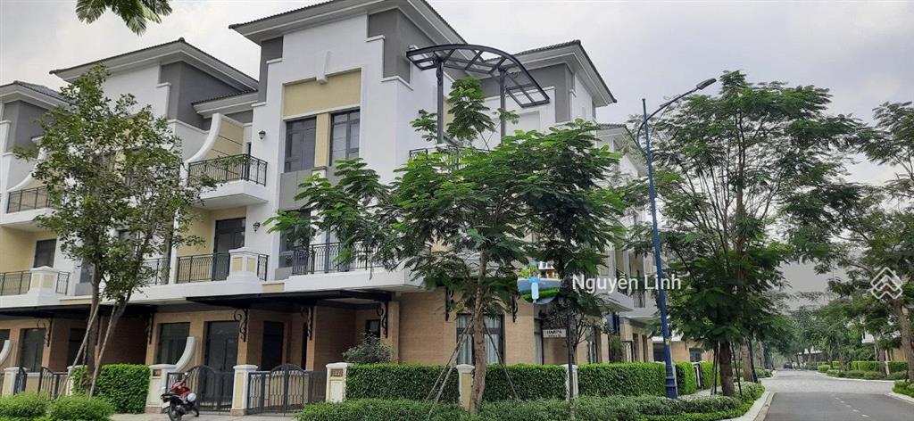 Bán nhanh nhà phố ngang 5mx17m, 4 tầng verosa park khang điền q9