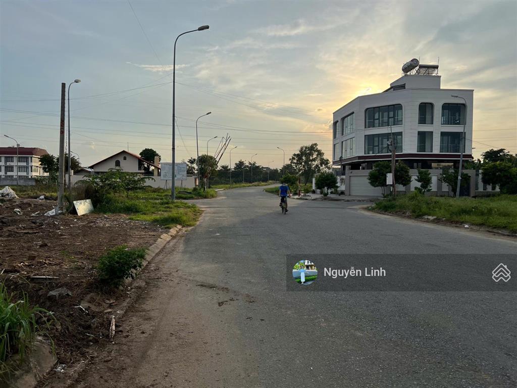 Bán nền biệt thự đẹp 300m2 ngang 15x20m đường trục chính kdc phú nhuận, phước long b, quận 9 tphcm