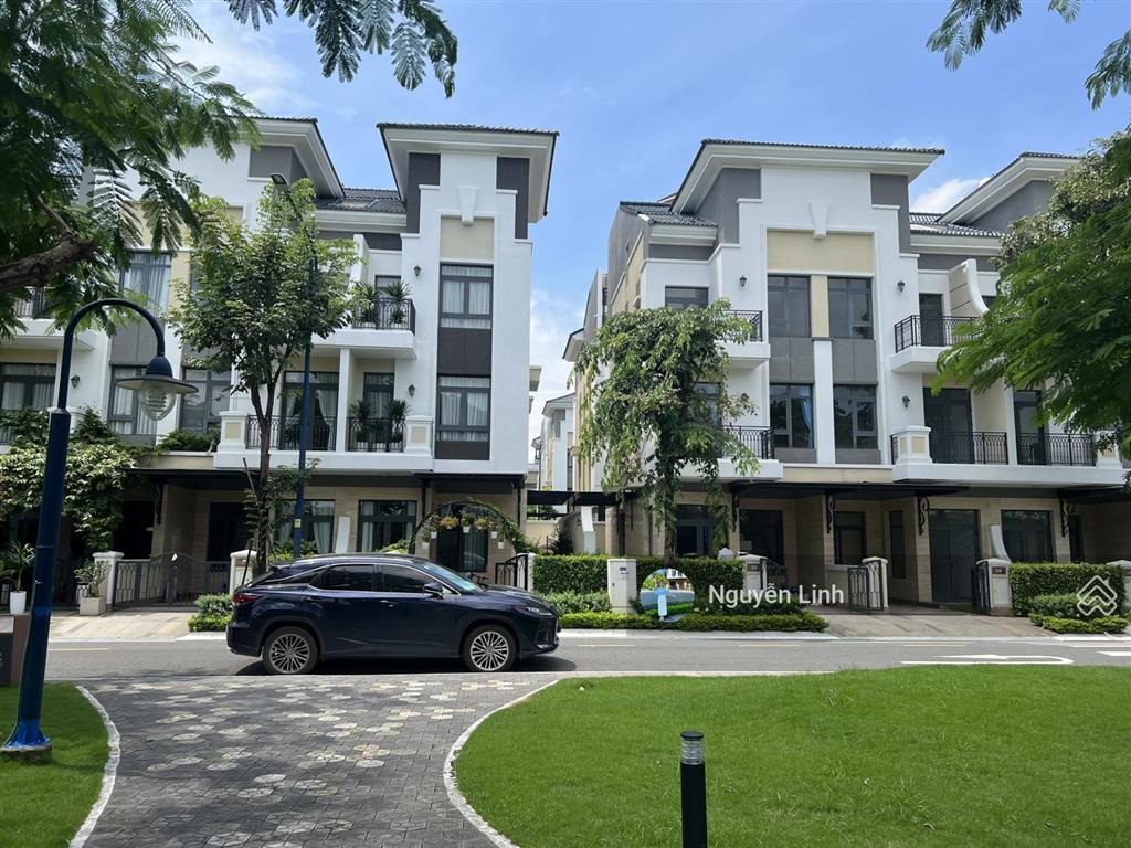 Nhà phố trục chính 20m verosa park 6x17m mặt tiền công viên 1,6ha giá đầu tư
