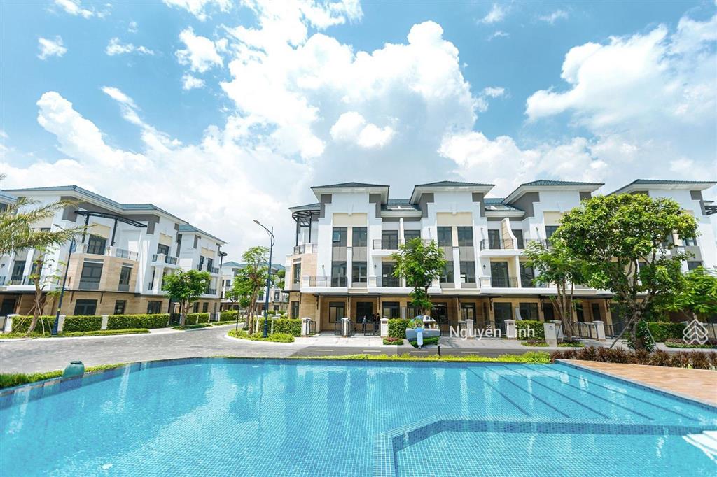 Biệt thự góc 3 mặt view hồ bơi khu compound verosa khang điền q9 tp. hcm