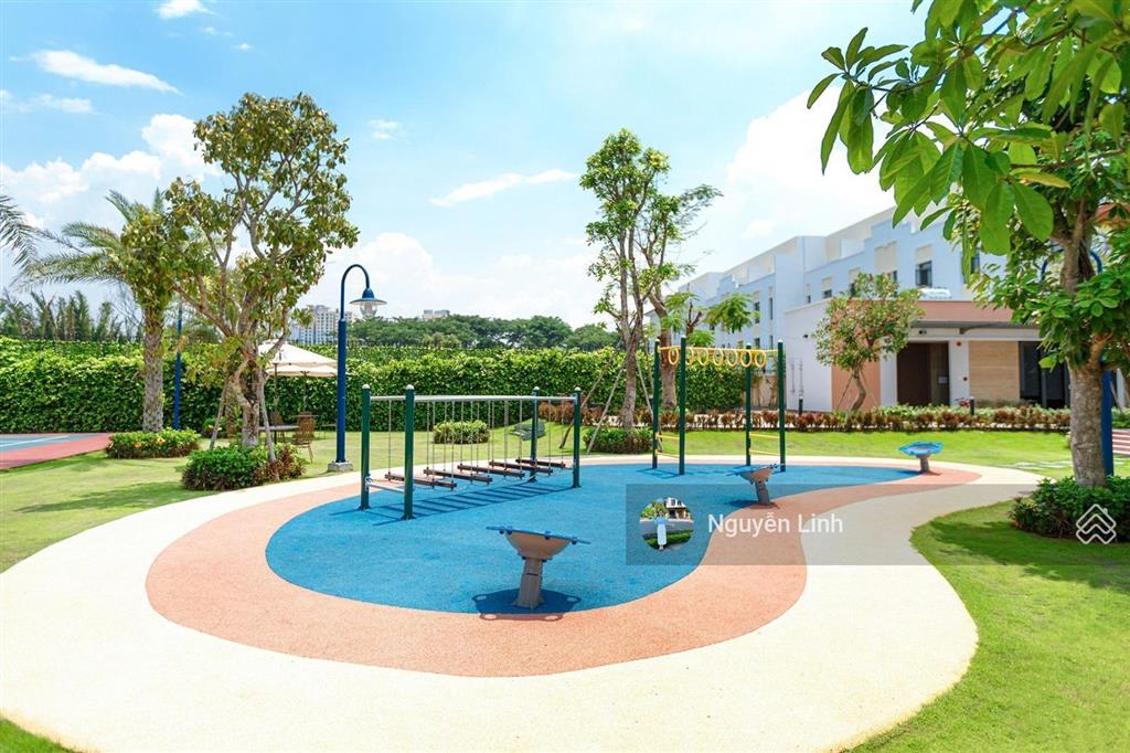 Biệt thự góc 3 mặt view hồ bơi khu compound verosa khang điền q9 tp. hcm