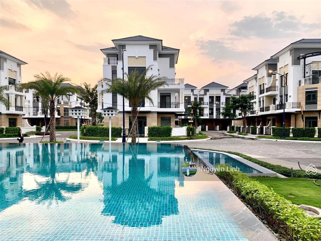 Biệt thự góc 3 mặt view hồ bơi khu compound verosa khang điền q9 tp. hcm