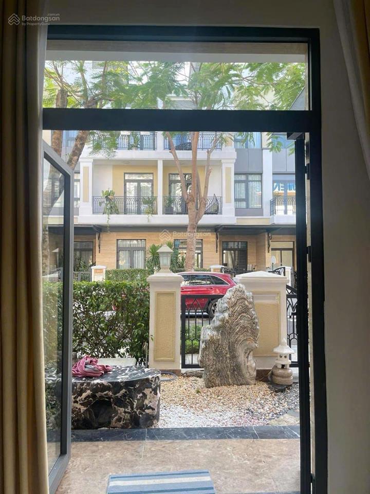 Bán căn góc verosa park khang điền ngang 8x18,5m, 1 trệt 3 lầu, full nội thất  0902 514 ***