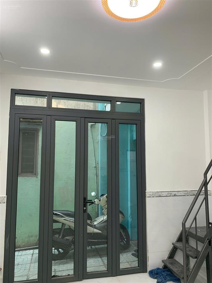 Cần bán nhanh căn nhà nhỏ xinh cách mặt tiền ht 17 khoảng 10m