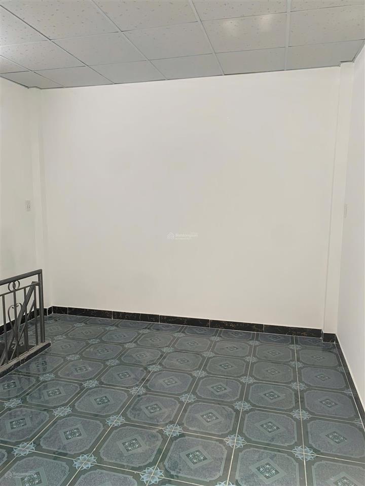 Cần bán nhanh căn nhà nhỏ xinh cách mặt tiền ht 17 khoảng 10m