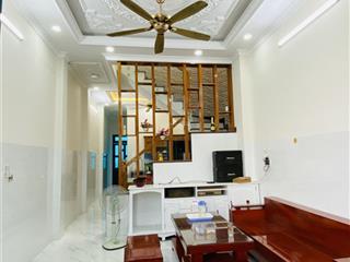 Nhà lầu 4 phòng ngủ 4x15 ngay sau lưng chợ đầu mối thủ đức. bình chiểu. tỉnh lộ 43. gần ubnd phường