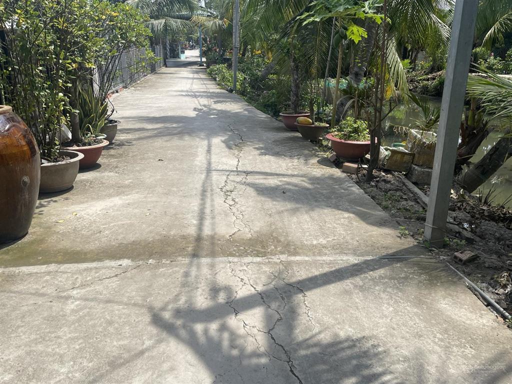 Bán đất ấp 2 hựu thạnh đối diện e city tân đức giá rẻ, sổ hồng 750 triệu