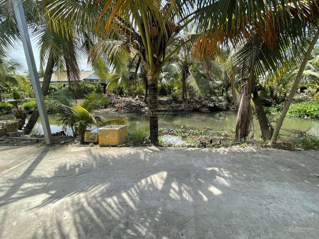 Bán đất ấp 2 hựu thạnh đối diện e city tân đức giá rẻ, sổ hồng 750 triệu