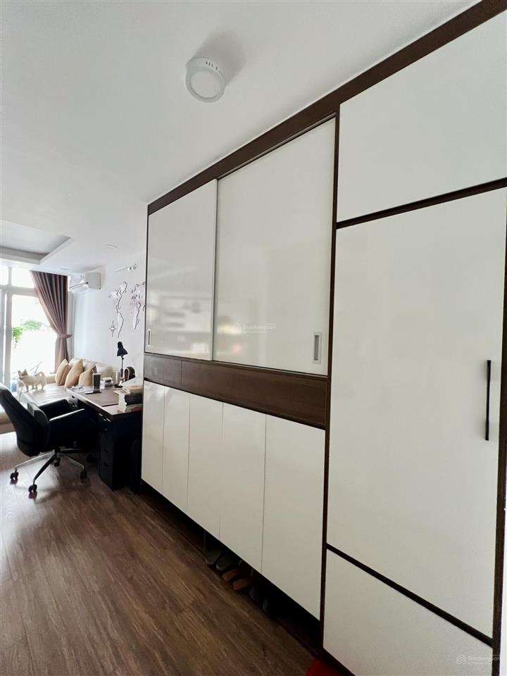 Bán căn hộ khánh hội 1, 104m2, 3pn, có sổ, full nt, giá 5 tỷ 8 (giá thật),  0974 996 *** trung