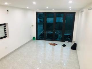 Bán nhà tứ liên, nhà mới ở luôn, lô góc, oto tránh, 34m2, 3.55 tỷ