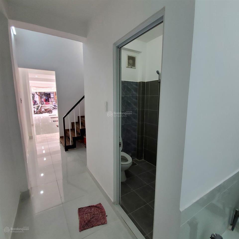 Cần bán gấp 2 căn nhà 14pn q10 mặt tiền hùng vương