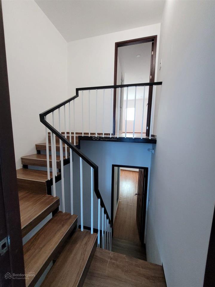 Cần bán gấp 2 căn nhà 14pn q10 mặt tiền hùng vương