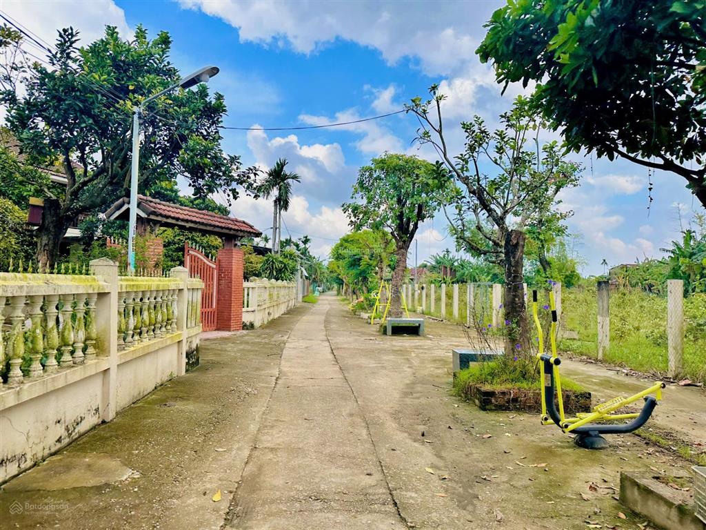 Bán nhanh lô đất dt 186m2 ngay sau chợ lạc thành đông, điện bàn tây. sau chợ đi vào khoảng 800m