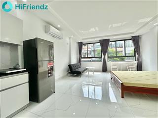 Căn hộ 35m2 cửa sổ đón nắng| gần bờ kè hoàng sa q3, full nt, xe hơi tận cửa, thang máy cho nuôi pet