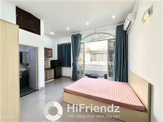 Căn hộ studio bancol đón nắng tự nhiên, full nội thất gần công viên tao đàn, chỉ tính điện nước