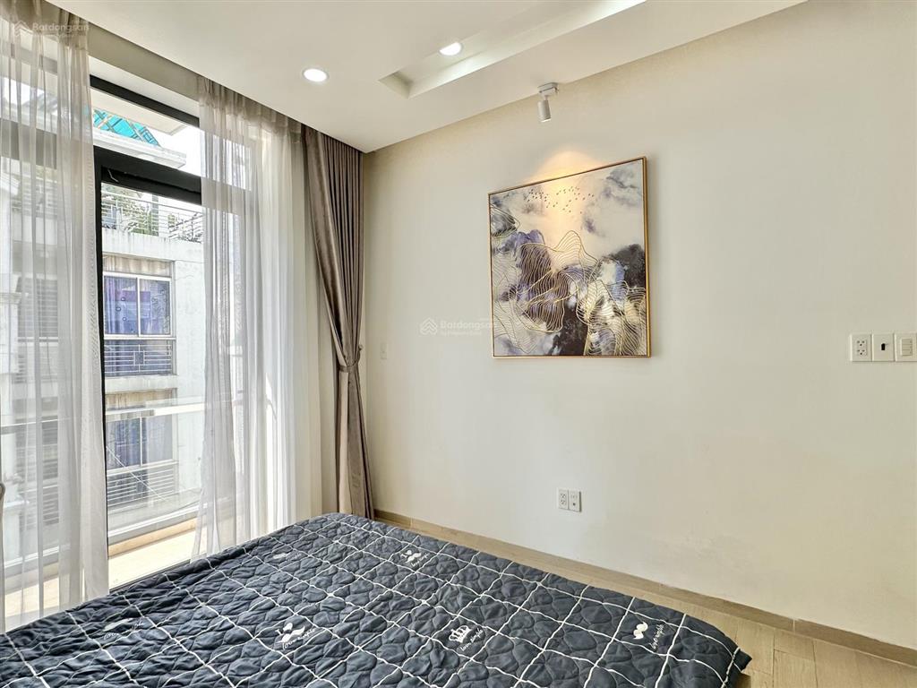 Cho thuê 1pn bancol tách bếp 60m2 | gần bờ kè trường sa q3, khu bếp lớn, cho nuôi pet, trống sẵn