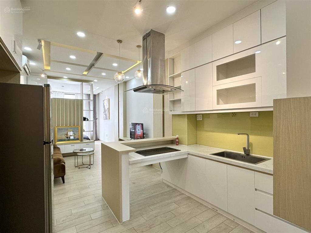 Cho thuê 1pn bancol tách bếp 60m2 | gần bờ kè trường sa q3, khu bếp lớn, cho nuôi pet, trống sẵn