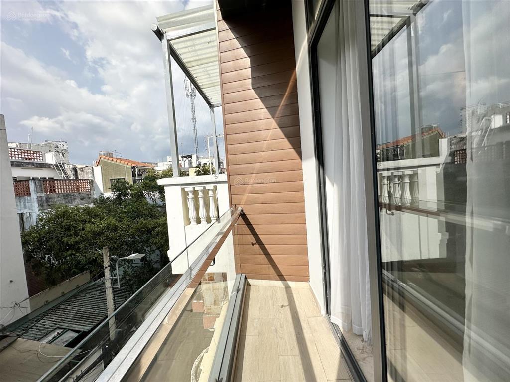 Cho thuê 1pn bancol tách bếp 60m2 | gần bờ kè trường sa q3, khu bếp lớn, cho nuôi pet, trống sẵn