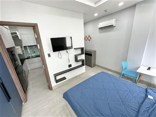 Cho thuê 1pn bancol tách bếp|gần nowzone nguyễn văn cừ phố bùi viện thang máy bảo vệ 24/7 trống sẵn