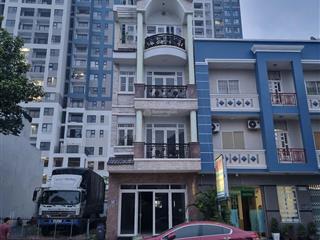 Bán căn nhà 4 tầng sau vincom 550 dĩ an cho nhà đầu tư