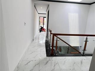 Giảm 200 triệu bán căn nhà 2 tầng ngay vòng xoay kim hằng