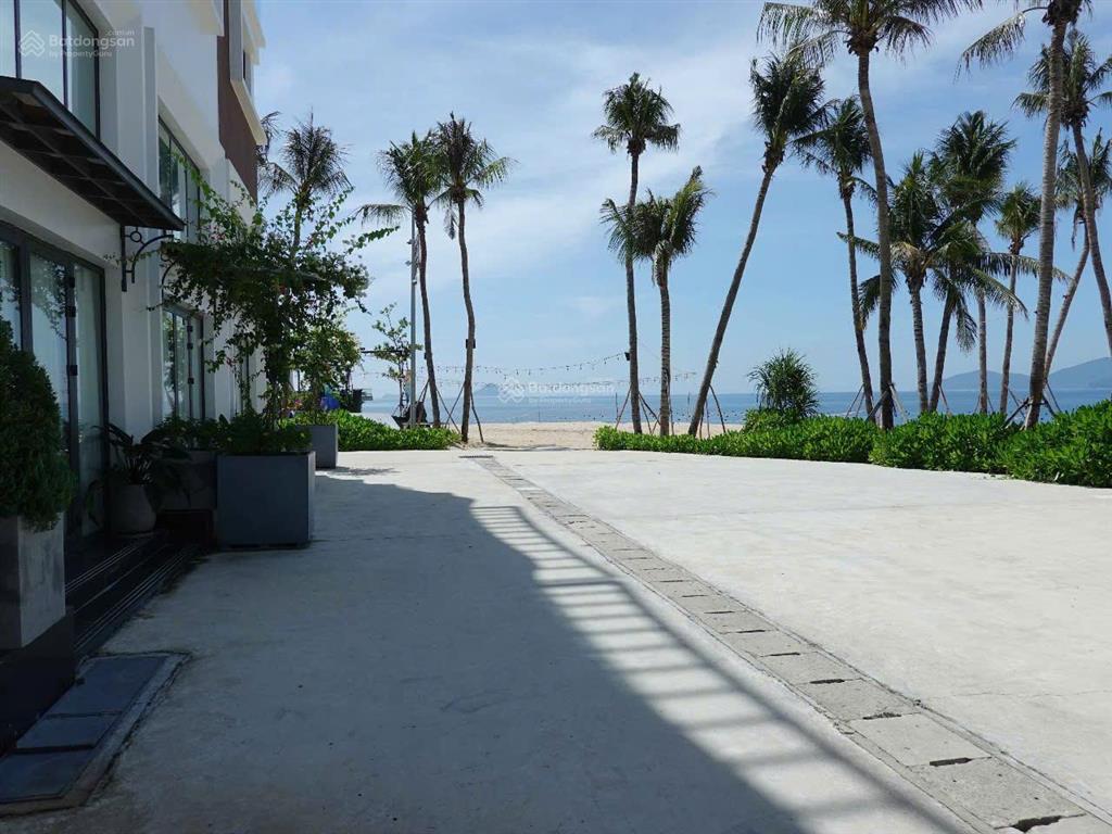 Bán shop nhà phố libera nha trang vị trí hoa hậu, view trực diện biển trước sau