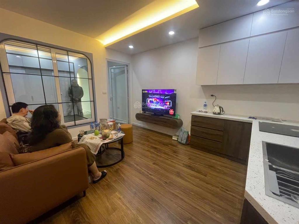 Bán tập thể tại nguyễn chí thanh! 68m2, tầng 2, 2pn, ô tô chạy vòng quanh, ở ngay!