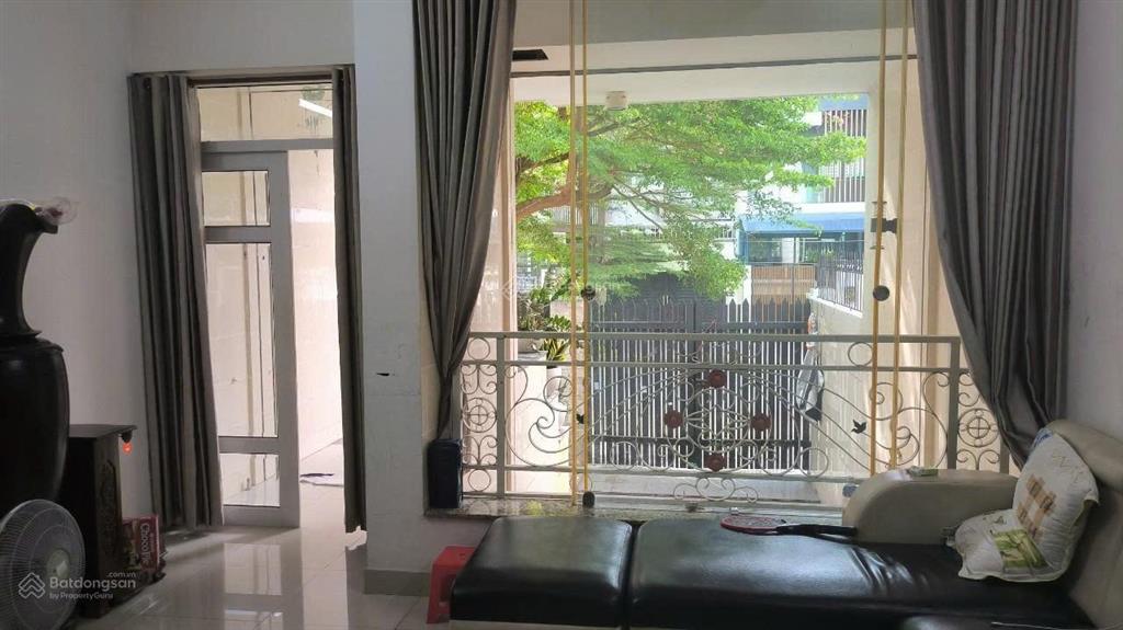 Bán nhà đường số 6 kdc đại phúc green villas giá 13,7 tỷ còn bớt