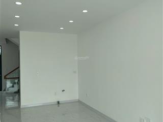 Cho thuê nhà mặt phố có hầm 25tr/tháng , 110m2, 5pn + 6wc, bình hưng bình chánh , hcm