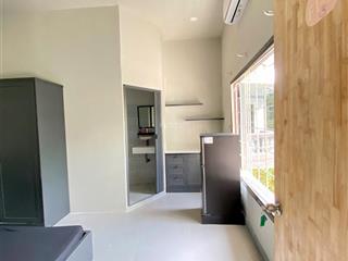 Studio 30m2 mới 100% ngay nguyễn thiện thuật, chợ bàn cờ cao thắng, q3 hẻm xe hơi an ninh