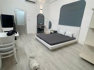 Căn hộ quận 3 gần chợ bàn cờvòng xoay nguyễn văn cừvõ văn tần tách bếp , sạch sẽ mới 99%