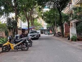 2 ô tô đỗ ngày đêm trước nhà, sát phố lớn, ngõ 33 tân ấp, ba đình, mới đẹp, 27m2, 11 tỷ
