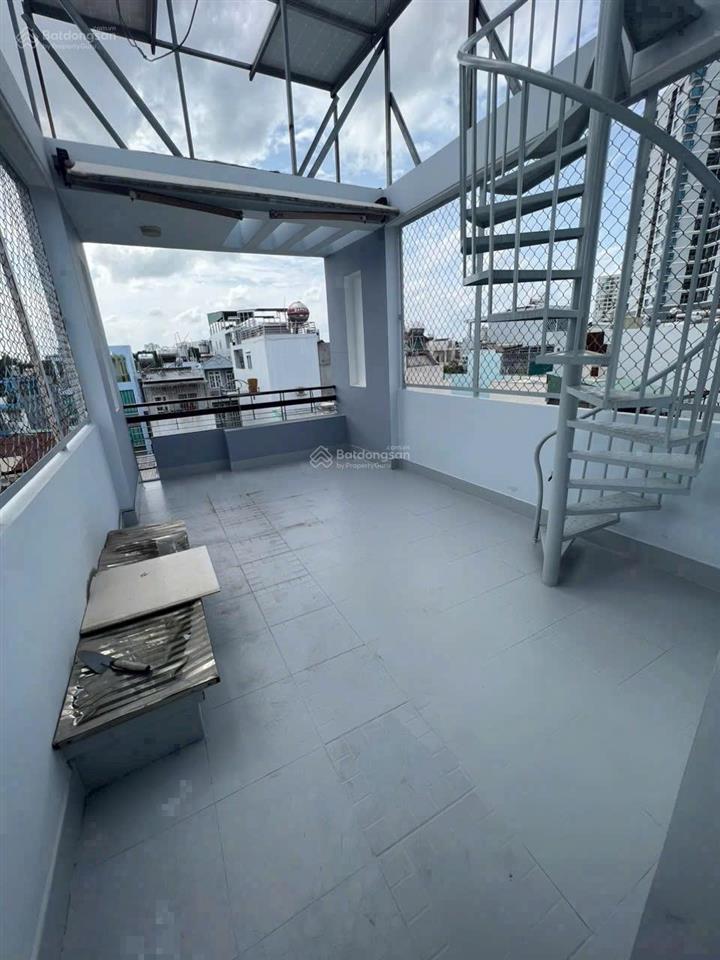 Cho thuê nhà mt kinh doanh lạc long quân, p.3, q.11(có lề 2m)  giá 18 triệu/tháng.