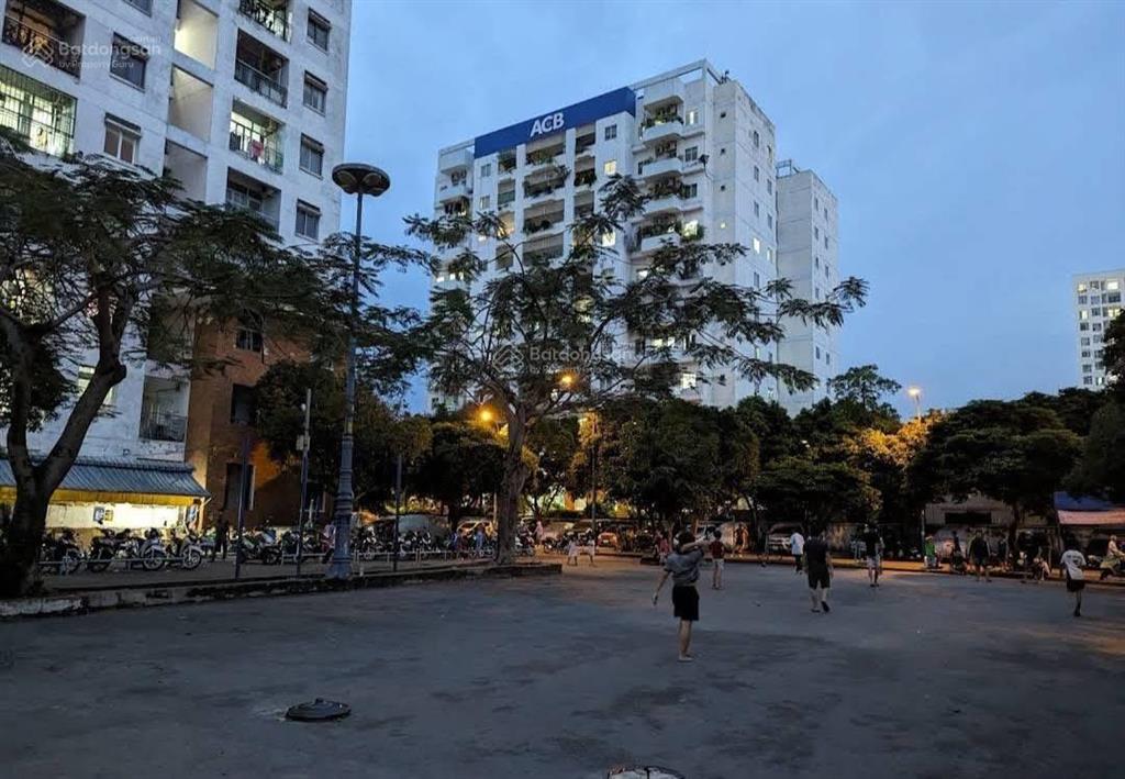 Bán căn hộ chung cư 312 lạc long quân, q. 11  giá 3,39 tỷ