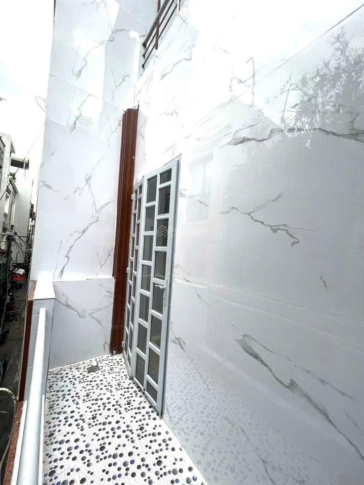 Hxh xóm đất, p.8, q.11  giá 5,88 tỷ
(khu người hoa cách mặt tiền ~15m)