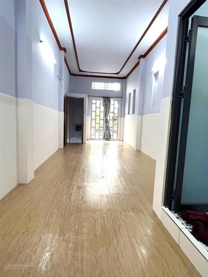 Hxh xóm đất, p.8, q.11  giá 5,88 tỷ
(khu người hoa cách mặt tiền ~15m)