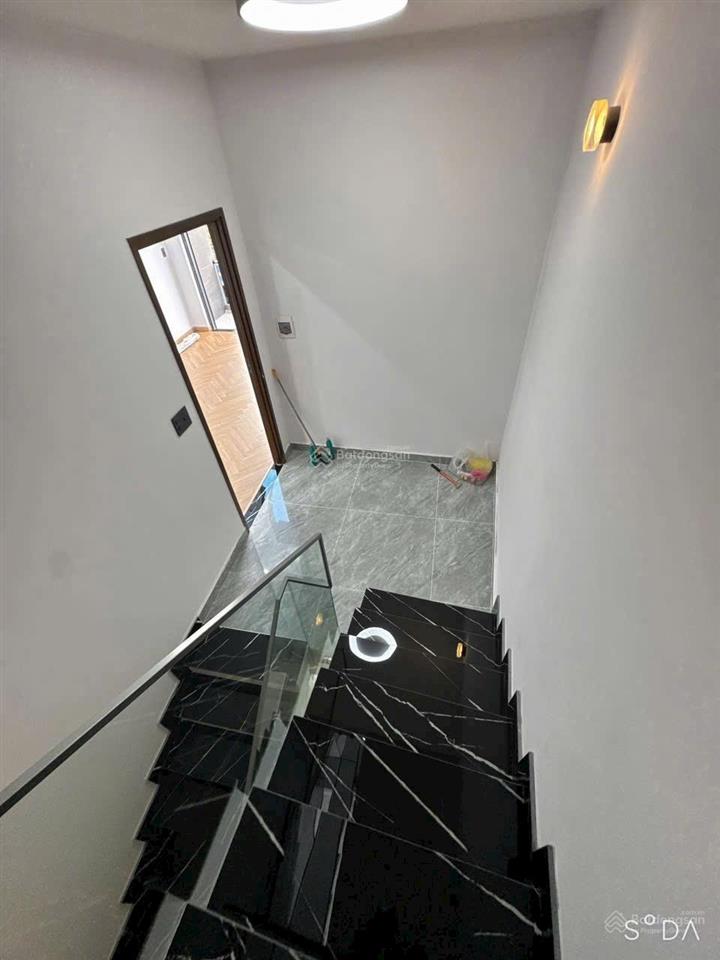 Nhà đẹp hiếm ngang trên 5m hẻm xe hơi khu hồng bàng, q.11