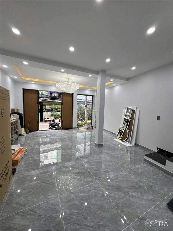 Nhà đẹp hiếm ngang trên 5m hẻm xe hơi khu hồng bàng, q.11