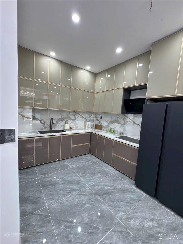 Nhà đẹp hiếm ngang trên 5m hẻm xe hơi khu hồng bàng, q.11