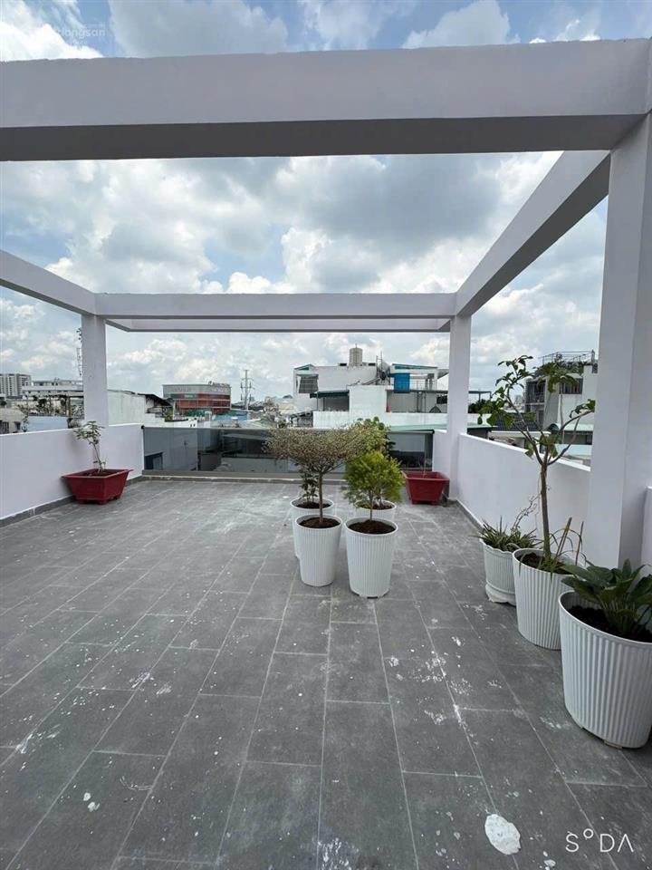 Nhà đẹp hiếm ngang trên 5m hẻm xe hơi khu hồng bàng, q.11