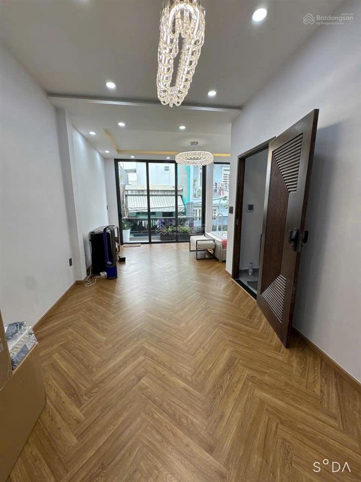 Nhà đẹp hiếm ngang trên 5m hẻm xe hơi khu hồng bàng, q.11