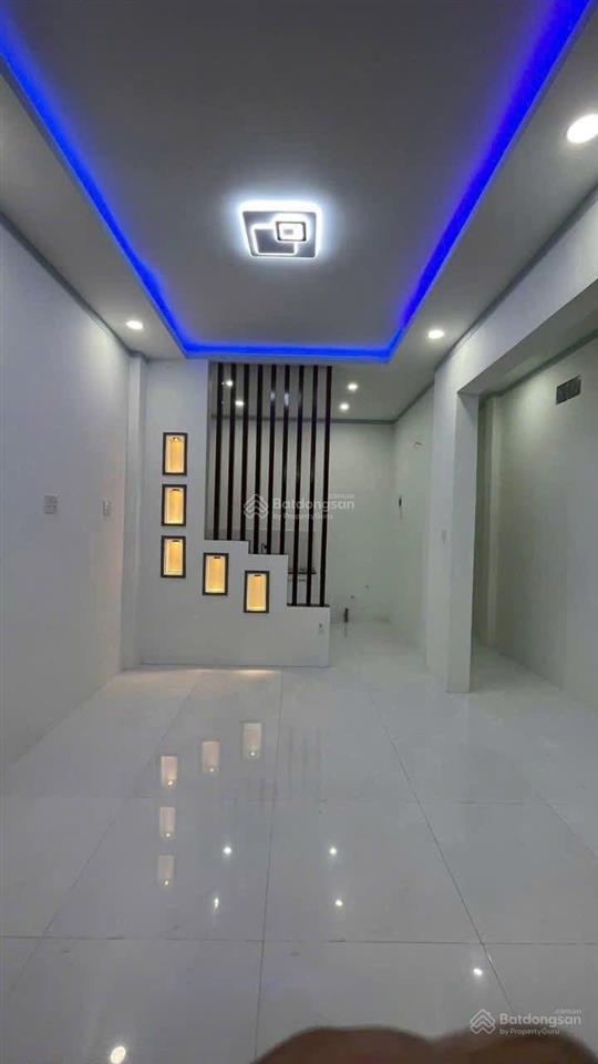 Bán nhà p tân an.củ gần chợ bến the cách huỳnh thị hiếu 100m 3 phòng ngủ . sân ôtô 7 chỗ
dt 4.5