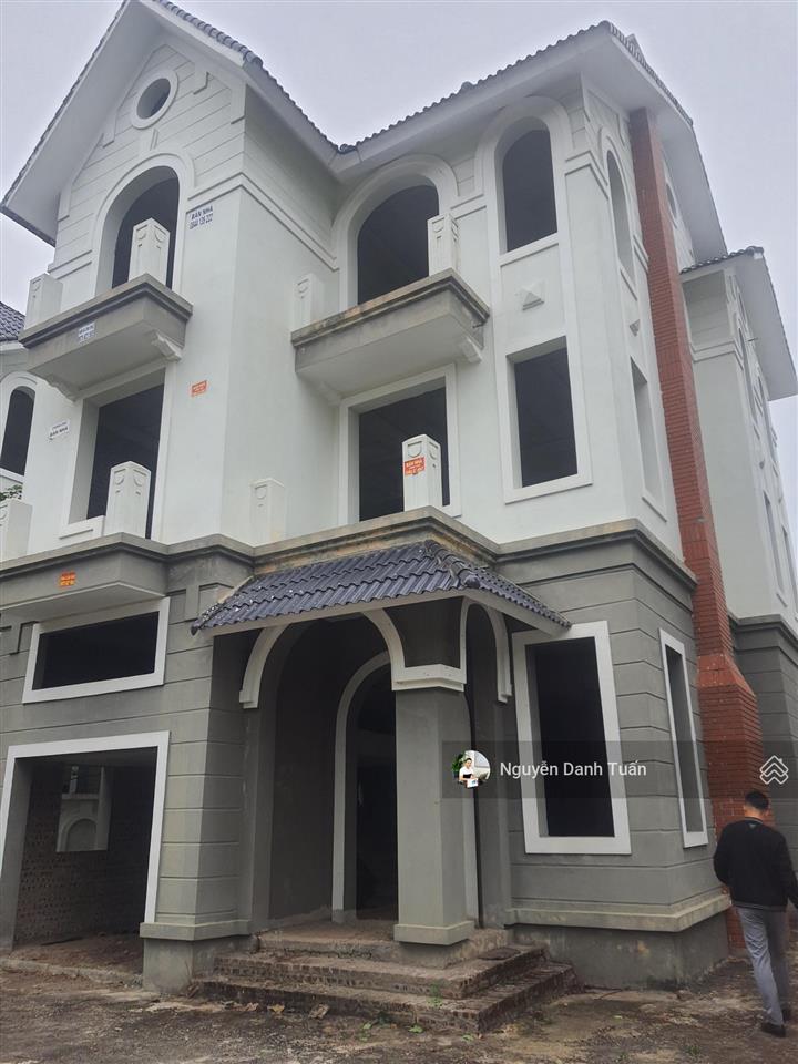 Cần bán a4329 80m2 mặt tiền 5m geleximco. hoàn thiện đẹp, sổ sẵn. đang cho thuê 250 tr/năm