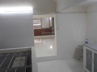 Căn hộ tầng lửng chung cư ngay chợ phùng hưng q5, 4m15m 2pn nhỏ 1wc nhà còn mới đẹp, ở liền 5,5tr