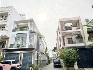 Phố ẩm thực q6, ngay chợ phú lâm  lô góc ngang lớn 6,5m * 18m  nhà 3 tầng kiên cố, 6pn  khu p